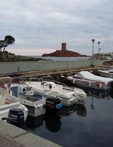 Cap Esterel 6 Pers Vue Classe 3 Etoiles Daire