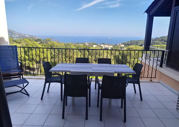Cap Esterel 6 Pers Vue Classe 3 Etoiles Daire Saint-Raphaël