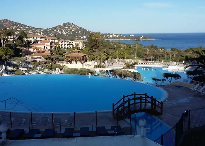 Daire Cap Esterel 6 Pers Vue Classe 3 Etoiles Saint-Raphaël